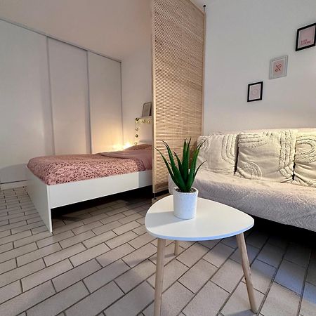 Studio Sur Le Port De Hyeres - A 2Min Des Plages, Clim & Balcon Eksteriør billede