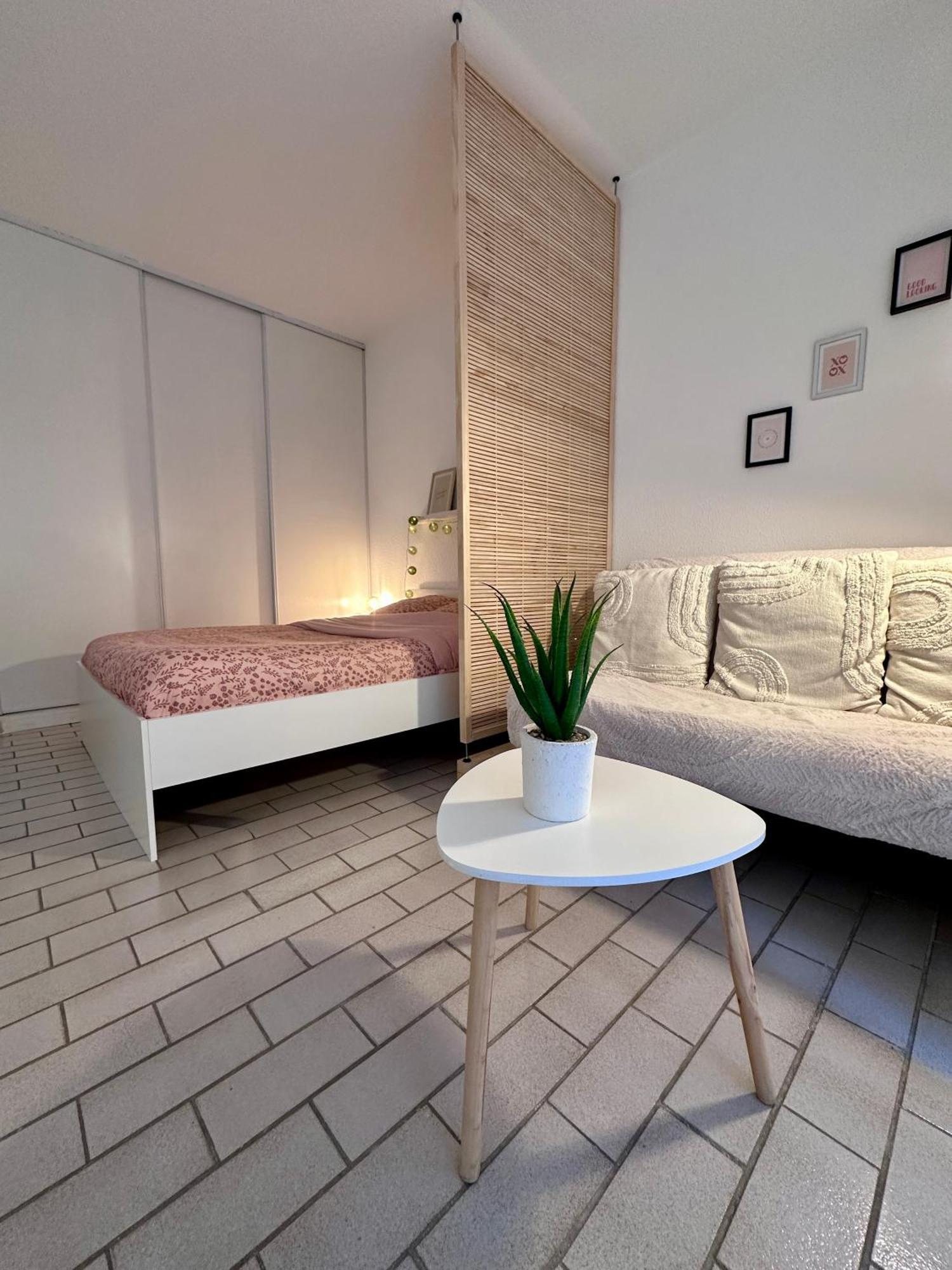 Studio Sur Le Port De Hyeres - A 2Min Des Plages, Clim & Balcon Eksteriør billede